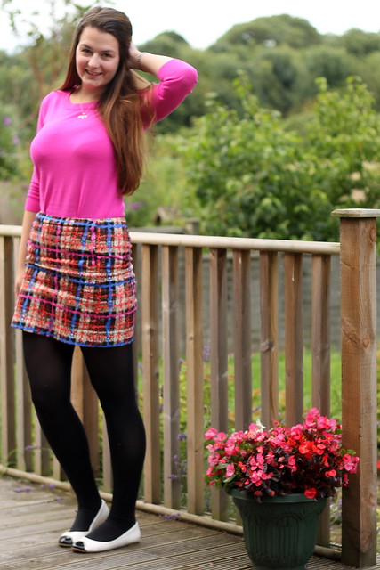 Outfit of the day, OOTD, uk style blog, J Crew pink jumper, J Crew skirt, flats