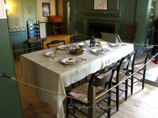 Dining table & chairs in 1830