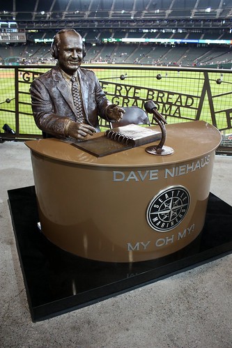 Dave Niehaus statue
