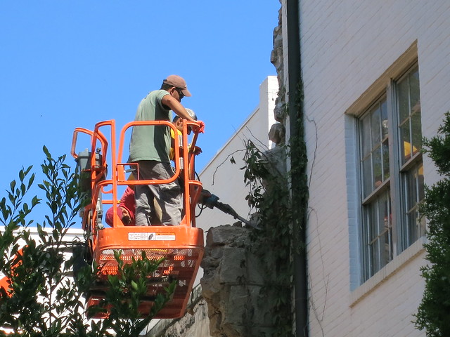 IMG_5458-2013-09-27-Hapeville-First-Baptist-demolition-granite-block-removal