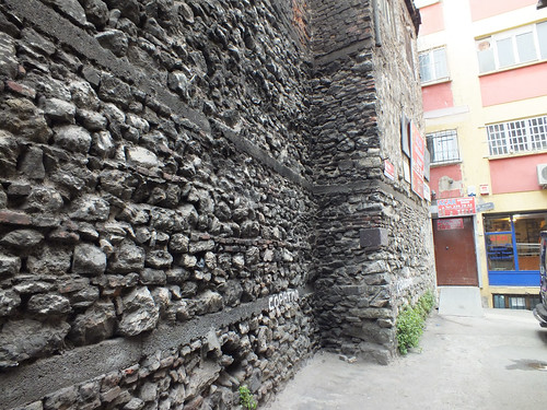 Egy falatnyi fal