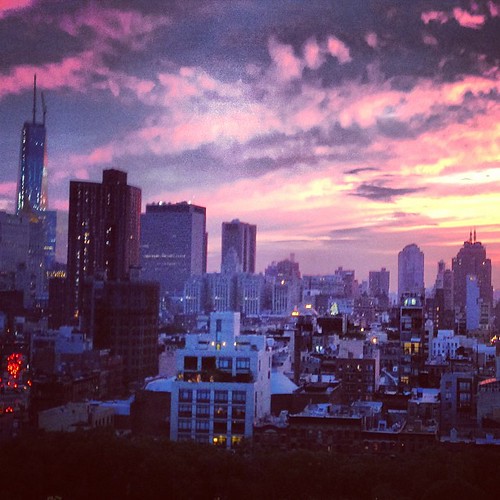 Sunset #sunset #newyork #nyc #newyorkcity #manhattan #freedom #freedomtower #imagesforyoursenses #sun #dusk