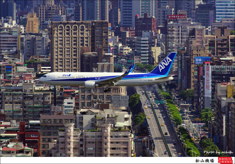 All Nippon Airways - ANA / JA621A / Taipei Songshan Airport