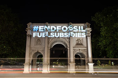 #EndFossilFuelSubsidies на меморіальній арці в Лондоні