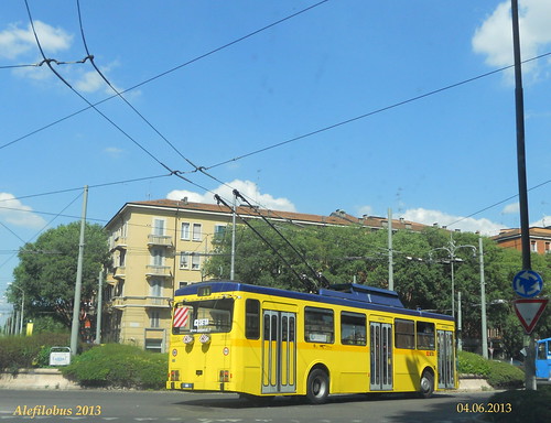 filobus Socimi n°17 in piazzale Bruni - linea 11
