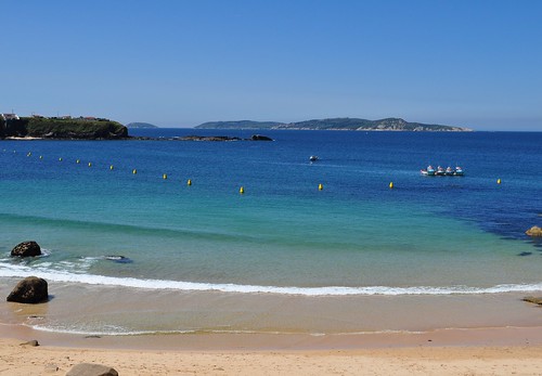 Ilha de Ons, eaux turquoise et plage, A Lanzada, commune de Sangenjo, comarque du Salnés, province de Pontevedra, Galice, Espagne.