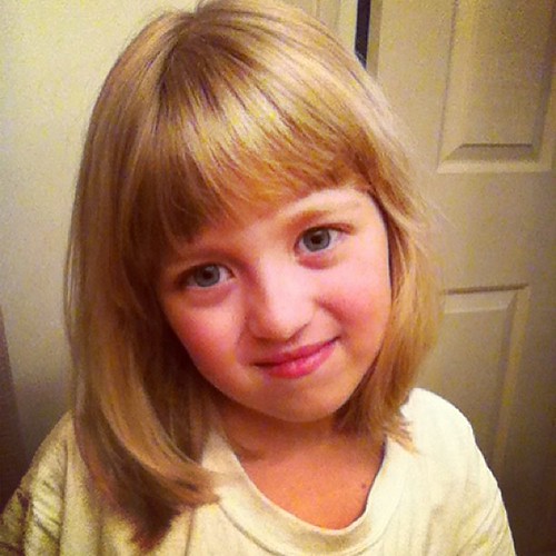 My hairstylist also cut Catie's hair. She looks so pretty I can't stand it.