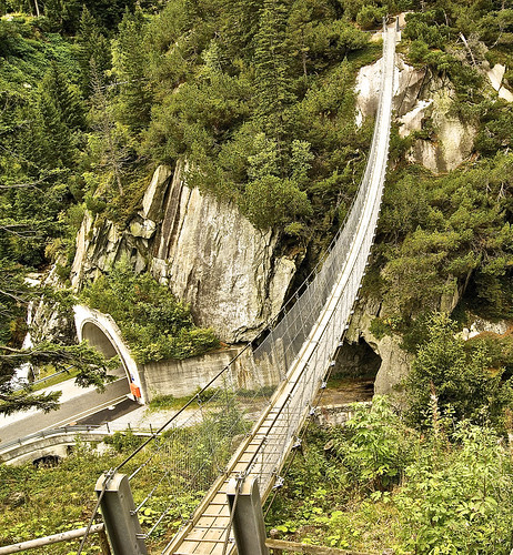 Suspension bridge to Gelmerbahn