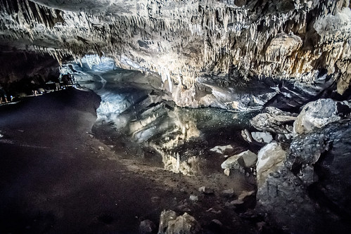 Grotten van Han by Ronald Scherpenisse