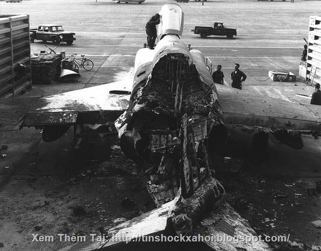 Máy bay F-4C bị đặc công tiêu diệt tại sân bay 