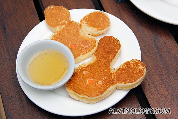 Bunny-shaped pancakes for Asher 