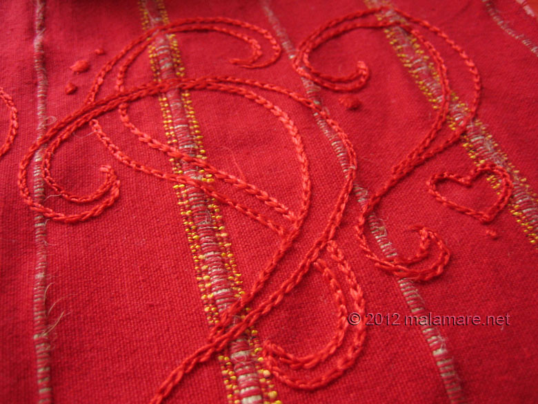 hand embroidery chain stitch red hearts