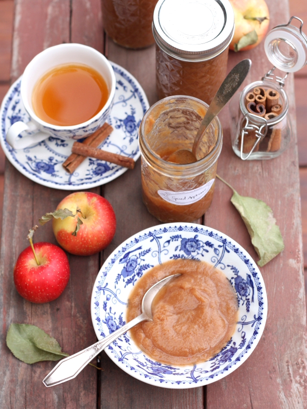 Slow Cooker Spiced Applesauce for canning