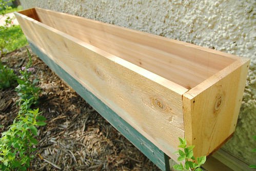 i can *finally* scratch "build cedar window boxes" off the to-do list.