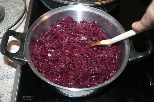 63 - Rotkraut kochen / Cook red cabbage