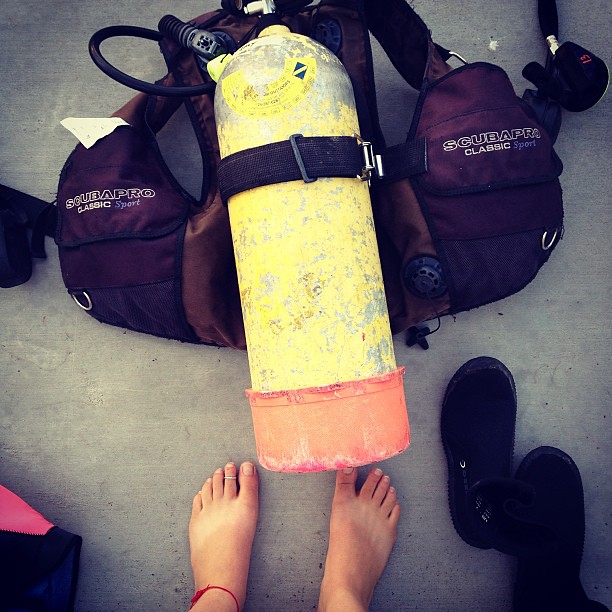 Remember how to dive?Safety first man. #flipfloptan #cuinfiji