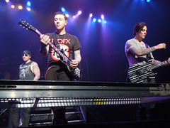 6943691948 85c6f1b803 m Foto Konser Avenged Sevenfold Di Tokyo, Jepang 16 April 2012