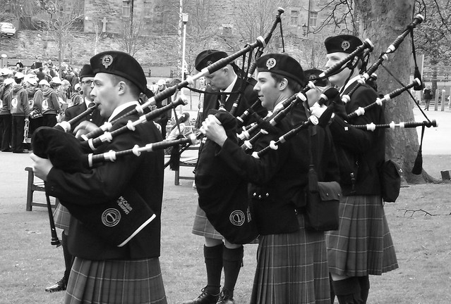 Easter piping by the Castle 015