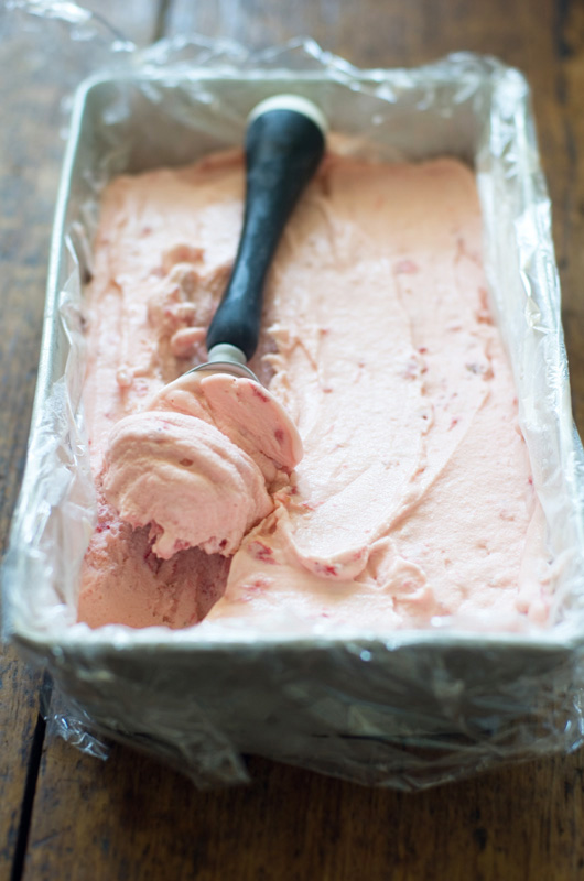 Delicious Bites: Homemade Strawberry Ice Cream