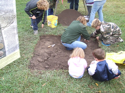 GL172 Public Dig Day  2008,6