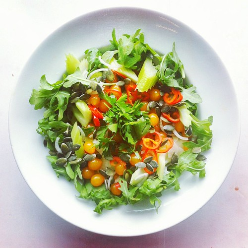 I'm back from a 1 week holiday in Italy. I've been eating very well, but quite heavily. This week will be detox week. n.1: celery, yellow berry tomatoes, parsley, mild sweet chilli, pumpkin seeds, rocket (arugula). #vegan #veganfood #veganshare #vegetaria by Salad Pride