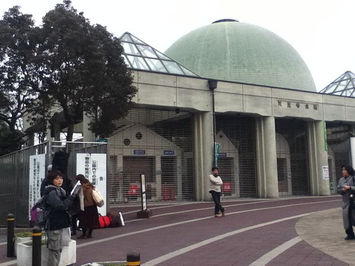 下车站位于天王寺公园门前
