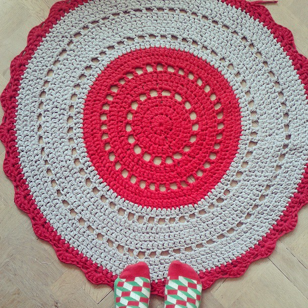 Handmade crochet rug by Plutomeisje