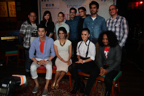 Group photo at Autumn Di Hatiku press conference 2