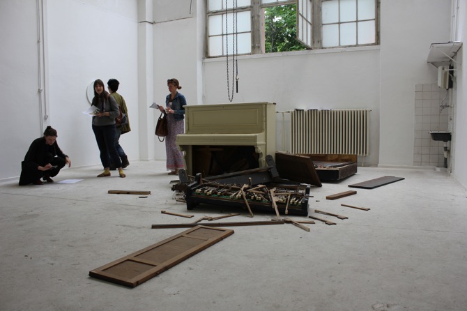 3 Raum 91_curated by Lukas Töpfer : piano by Fabian Knecht