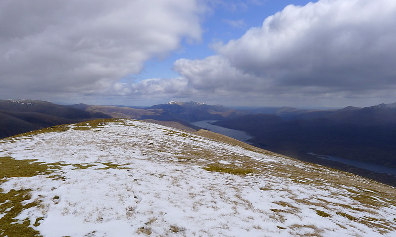 Looking down Meal Mor to Loch Monar and the Strathfarrar
Munros