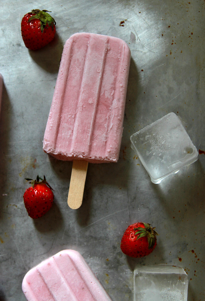 strawberry coconut popsicles