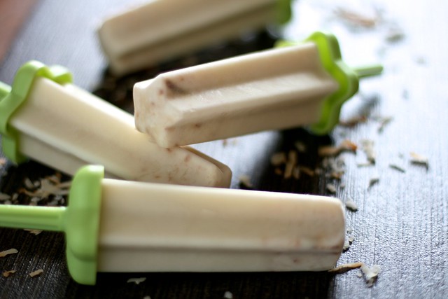 Toasted Coconut Popsicles | The Hungry Housewife