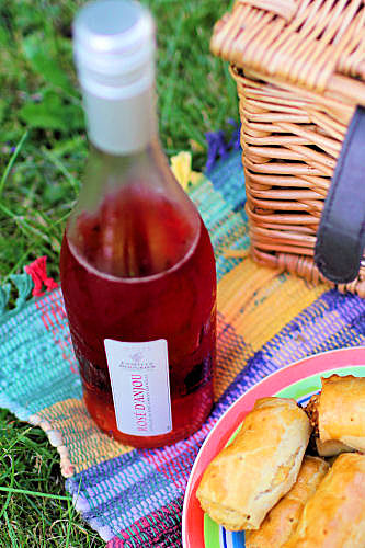 Rose d'Anjou picnic IMG_8899 R