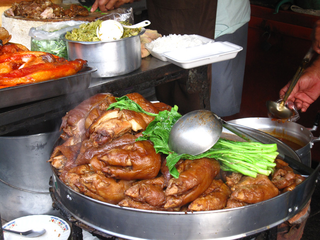 Khao Ka Moo (Soy Sauce Pork) ข้าวขาหมู
