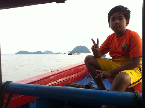 Naik Perahu Pantai Pasir Putih - Pulau Condong