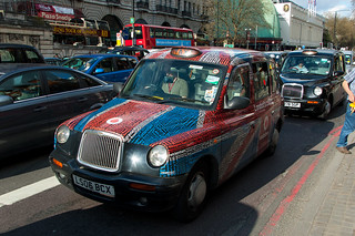 London Cab aux couleurs du drapeau anglais ;)