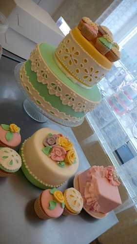 Pastel Fashion Cakes by CAKE Amsterdam - Cakes by ZOBOT