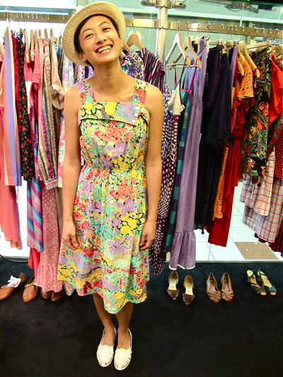 Is this a happy dress or what??!! What a Floral Frenzy number!! :) Size S/M