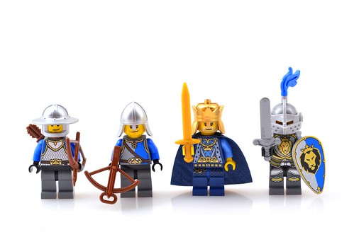 *NEW* Lego Sword Gold Chrome Kings Sword Minifig Castle Knights Figs x 1 piece 