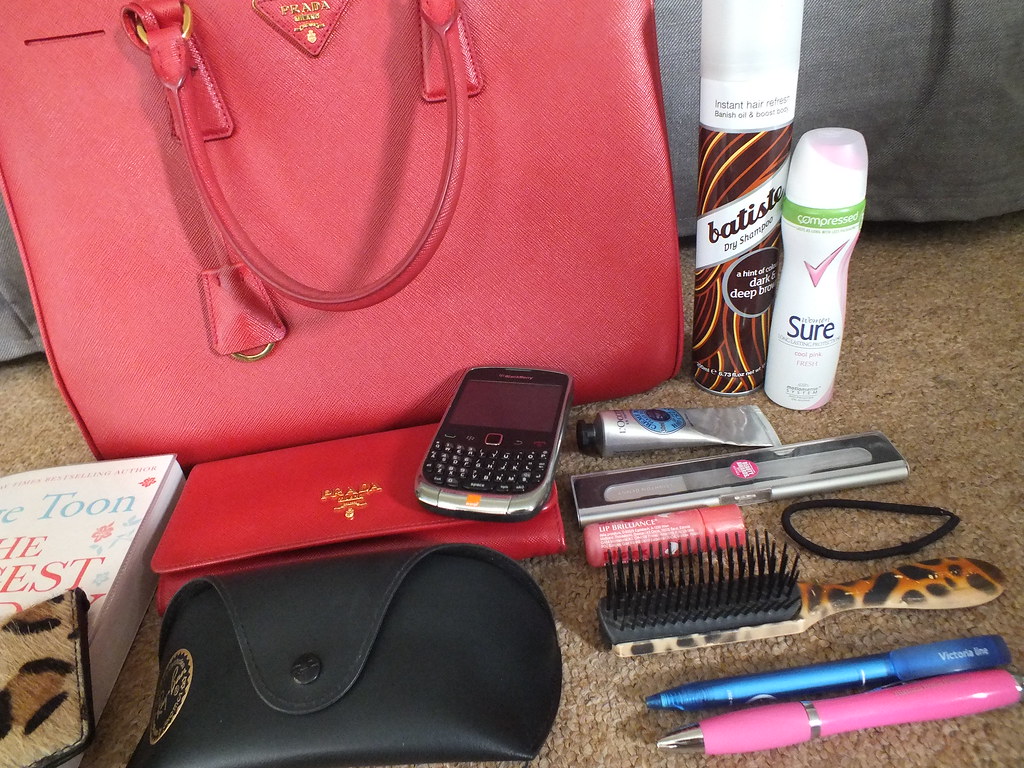 whats in my handbag