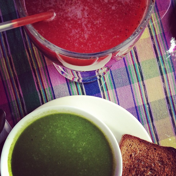 How green can watercress soup be? And how red can strawberry juice be? #guatemala