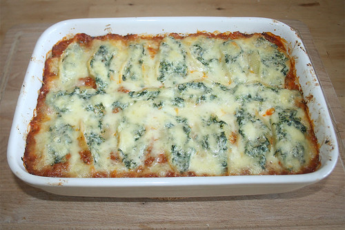 57 - Conchiglie mit Blattspinat-Ricotta-Füllung - Fertig gebacken / Conchiglie stuffed with leaf spinach & ricotta - finished baking