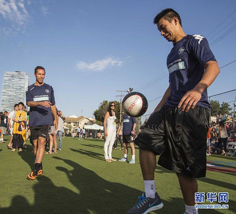July 15th, 2013 - Jeremy Lin practices in front of Steve Nash at Nash's Foundation charity match