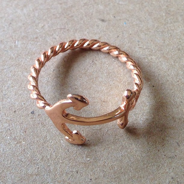 Love my brother! Got this cute rosé gold plated anchor ring as a gift :-) #happy #style #yourlbb #shopping #fashion #NYC #NY #SOHO #cityguide #travel