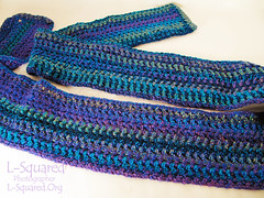 Completed scarf laid out to show all the different colors.