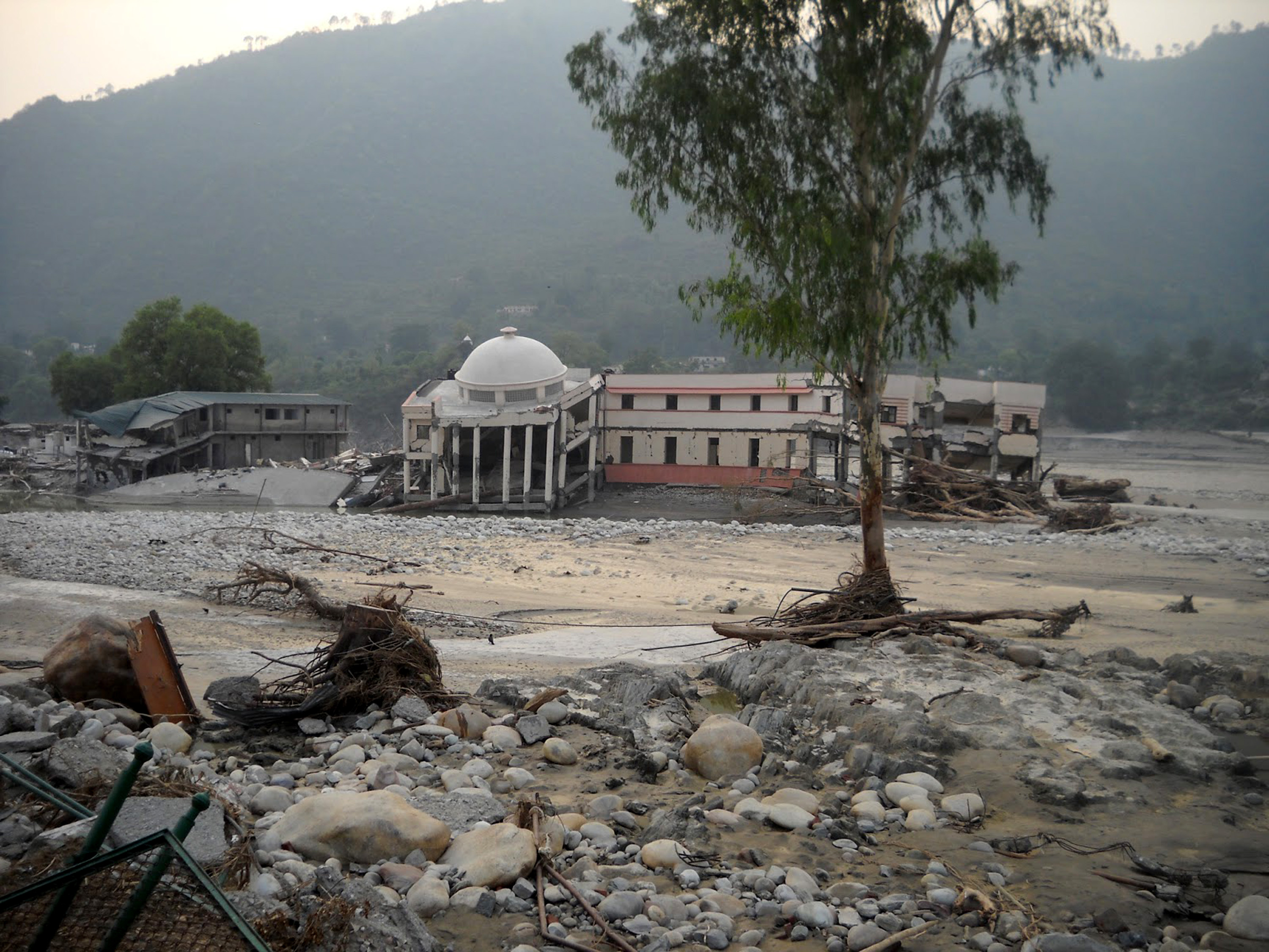 उत्तराखंड में आई भीषण तबाही के बाद की स्थिति