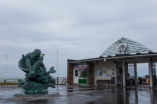 Statue à l'entrée de la jetée de Deal (Deal Pier)