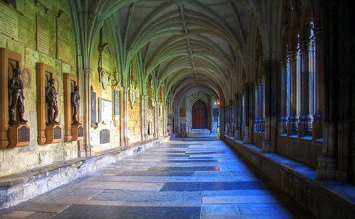 Cloister, Westminster Abbey (by: Patrick McKay, creative commons)