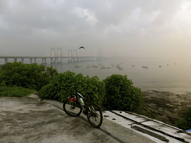 Worli Fort - cycle, sea link and Mahim bay