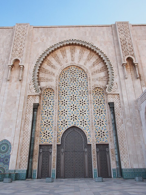 HASSAN II清真寺其中一座大門